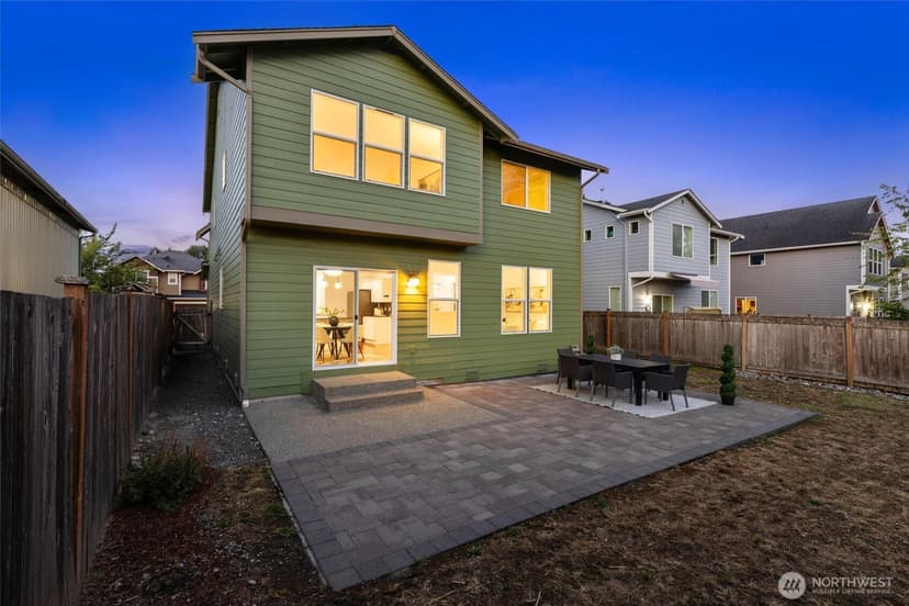 Property photo for 631 Ilwaco Avenue NE, Renton photo 35