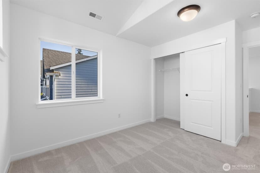 Property photo for 631 Ilwaco Avenue NE, Renton photo 25