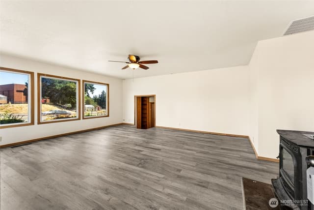 Property photo for 1648 Wolves Road, Port Orchard photo 4