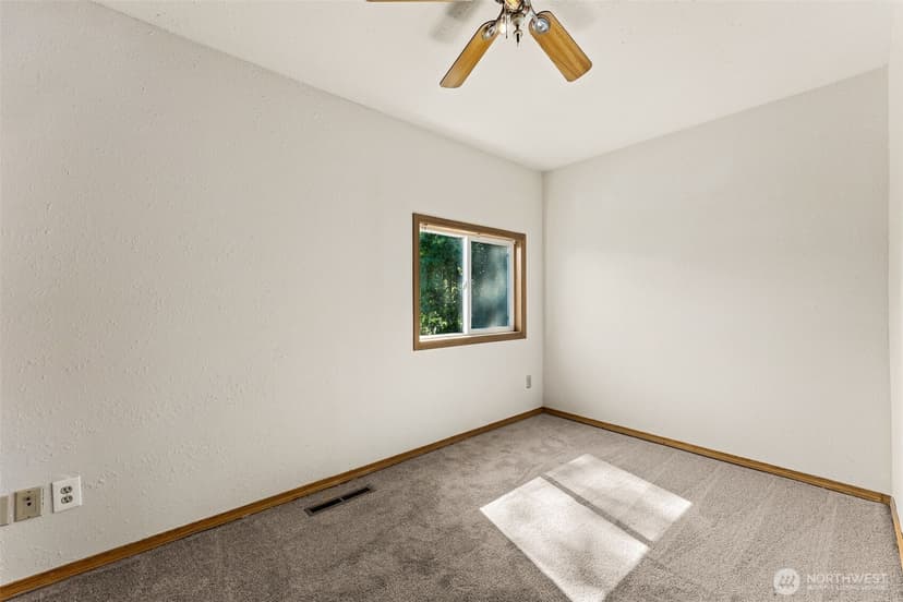 Property photo for 1648 Wolves Road, Port Orchard photo 17