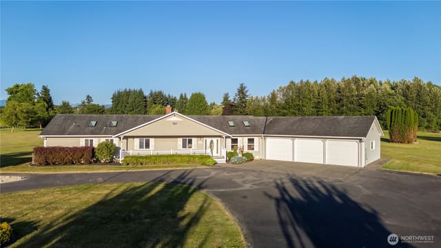 Property photo for 6401 145th Drive NE, Lake Stevens photo 2