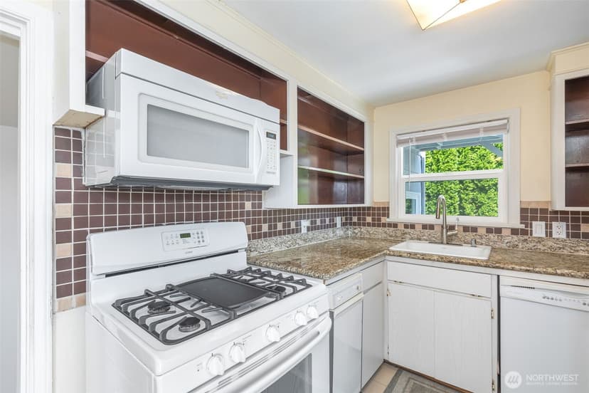 Property photo for 927 Lake Washington Blvd S, Seattle photo 5