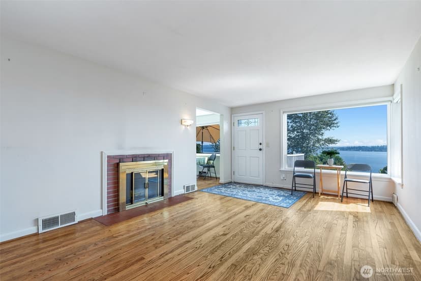 Property photo for 927 Lake Washington Blvd S, Seattle photo 3