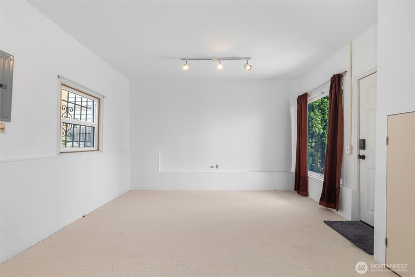 Property photo for 927 Lake Washington Blvd S, Seattle photo 9