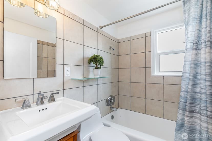 Property photo for 927 Lake Washington Blvd S, Seattle photo 8