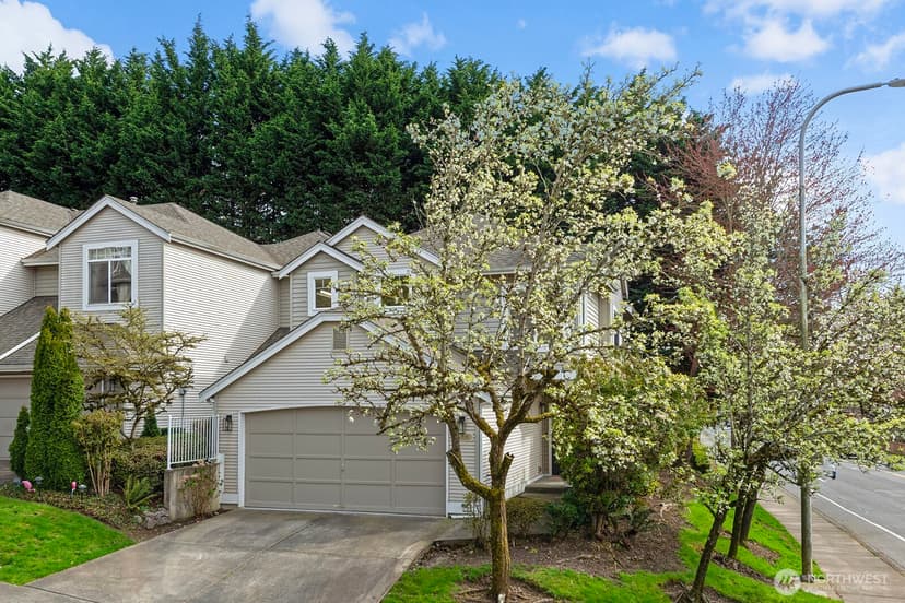 Property photo for 401 S 51st Court, Renton