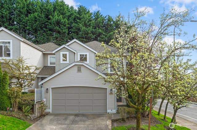 Property photo for 401 S 51st Court, Renton photo 2