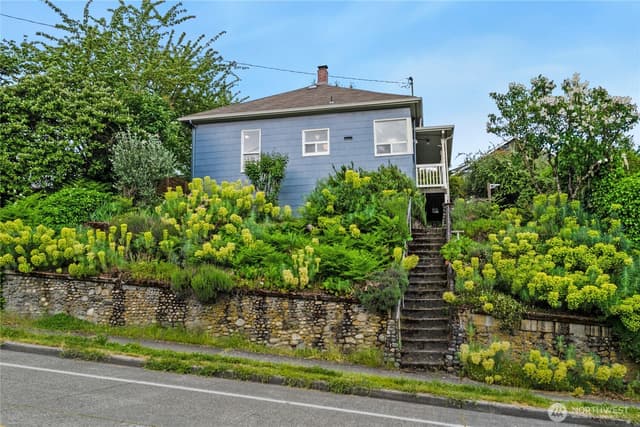Property photo for 1012 20th Avenue S, Seattle photo 2
