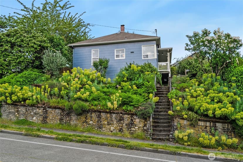 Property photo for 1012 20th Avenue S, Seattle photo 2