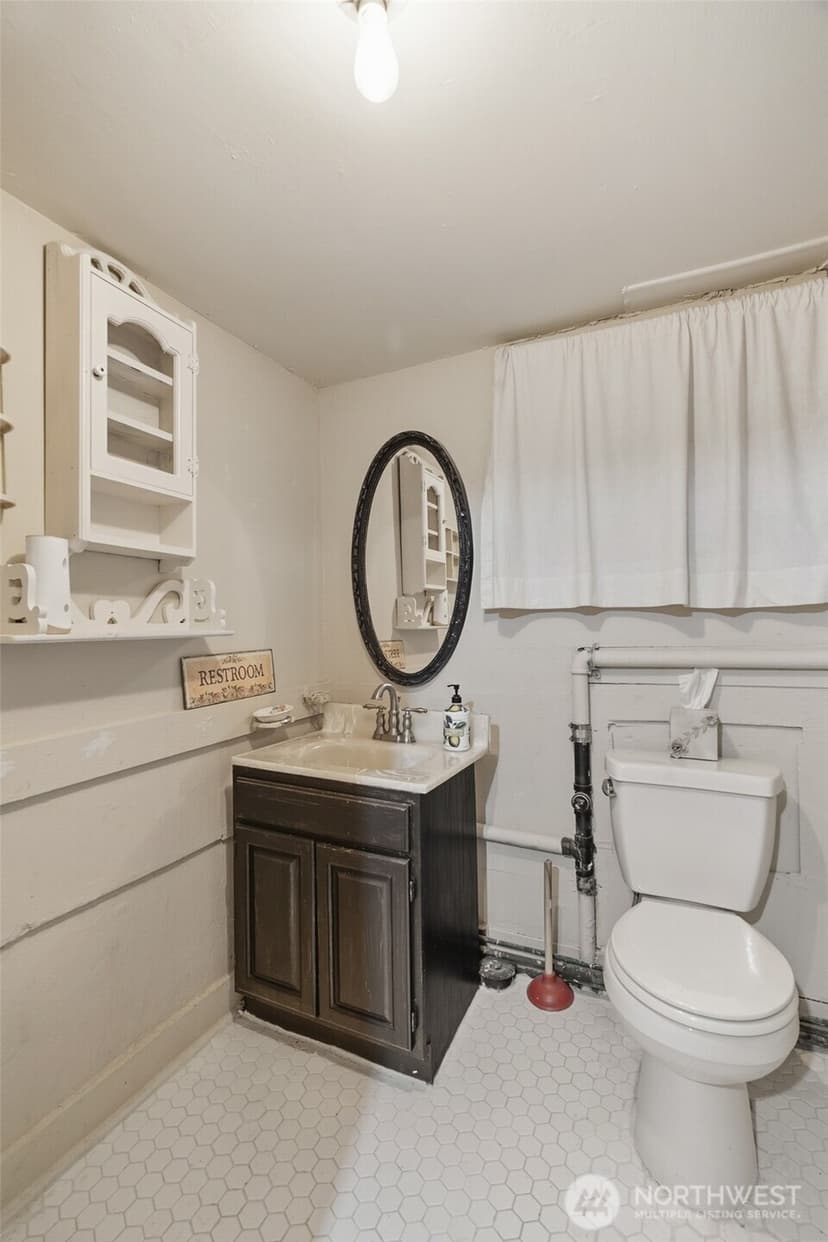 Property photo for 1012 20th Avenue S, Seattle photo 17