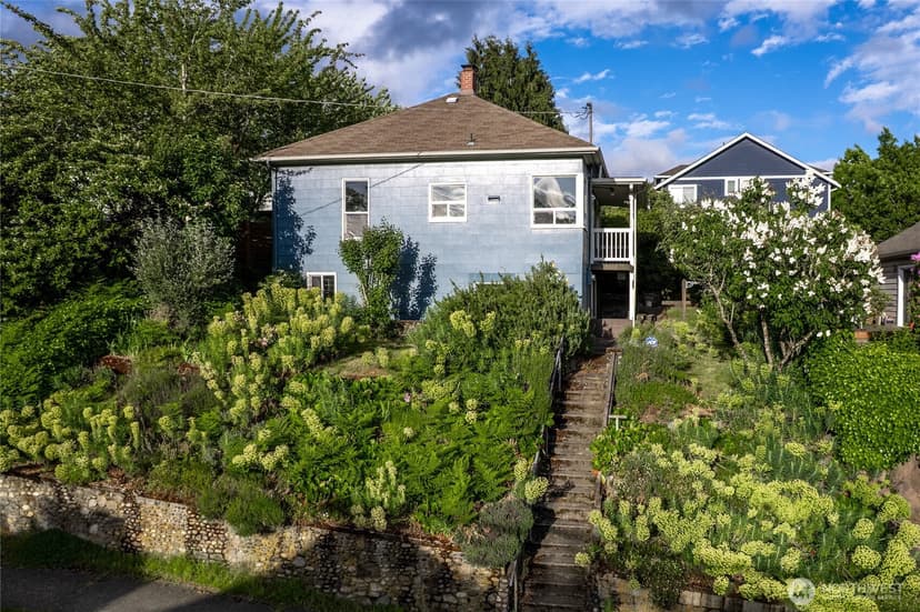 Property photo for 1012 20th Avenue S, Seattle photo 4