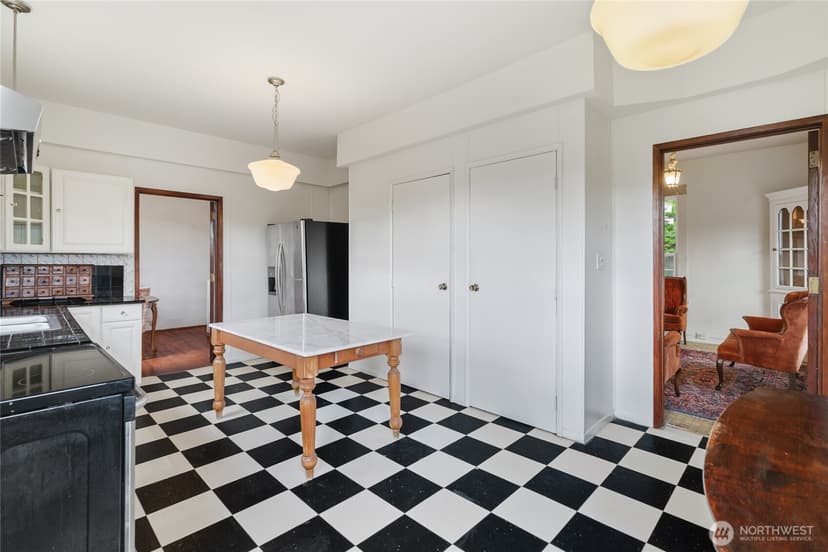 Property photo for 1012 20th Avenue S, Seattle photo 10