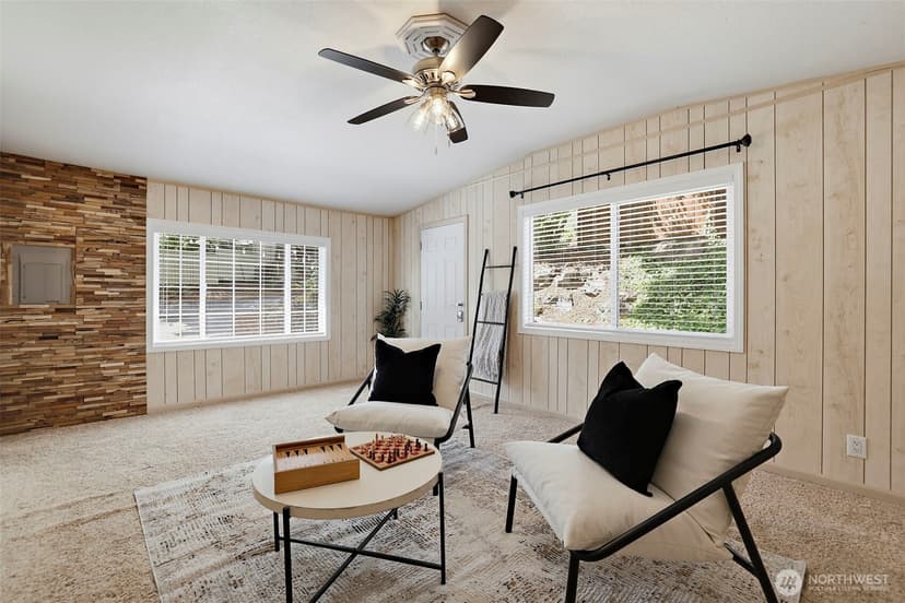 Property photo for 16106 Densmore Avenue N, Shoreline photo 14