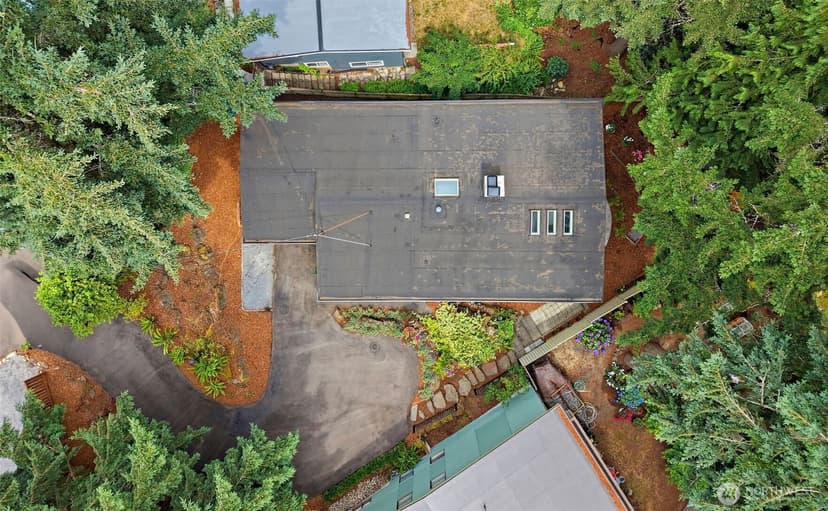 Property photo for 16106 Densmore Avenue N, Shoreline photo 35