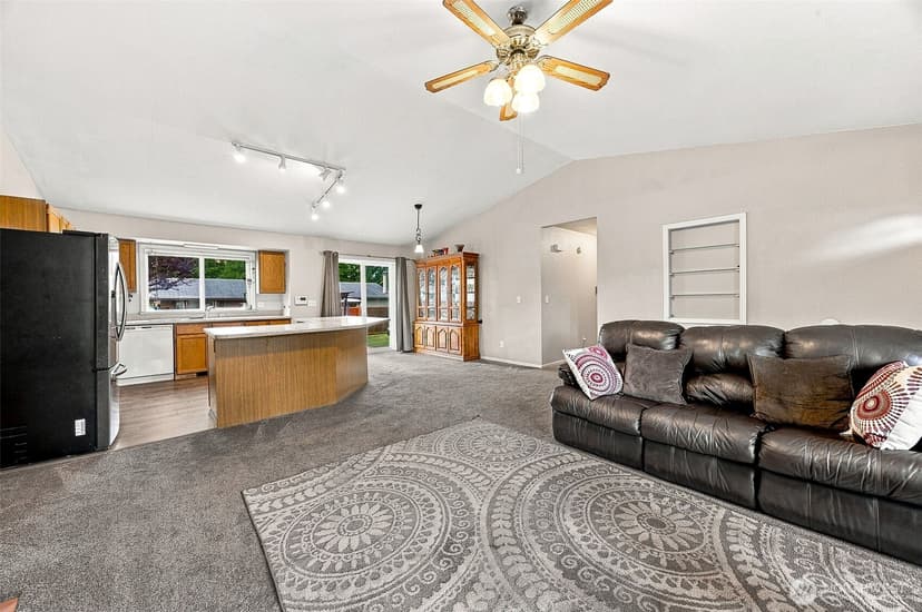 Property photo for 22015 SE 267th S, Maple Valley photo 7