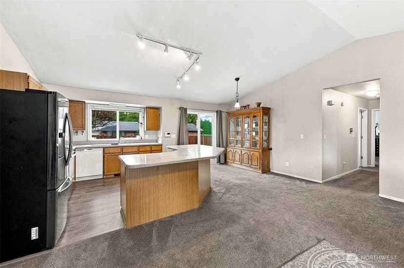 Property photo for 22015 SE 267th S, Maple Valley photo 9