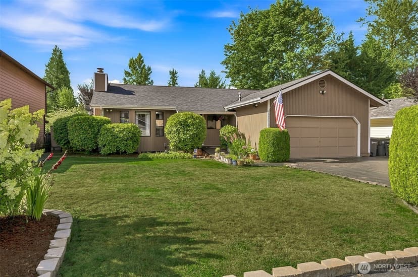 Property photo for 22015 SE 267th S, Maple Valley photo 2