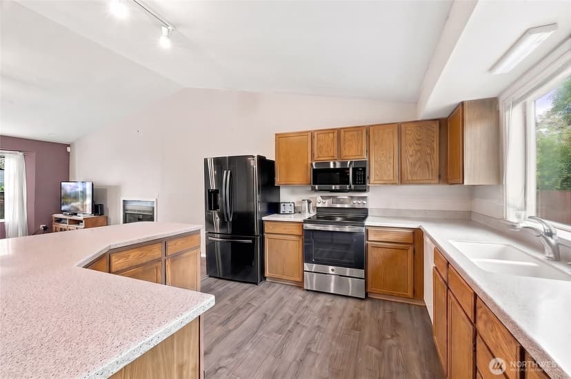 Property photo for 22015 SE 267th S, Maple Valley photo 10