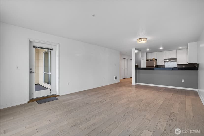 Property photo for 321 10th Avenue S #710, Seattle photo 16