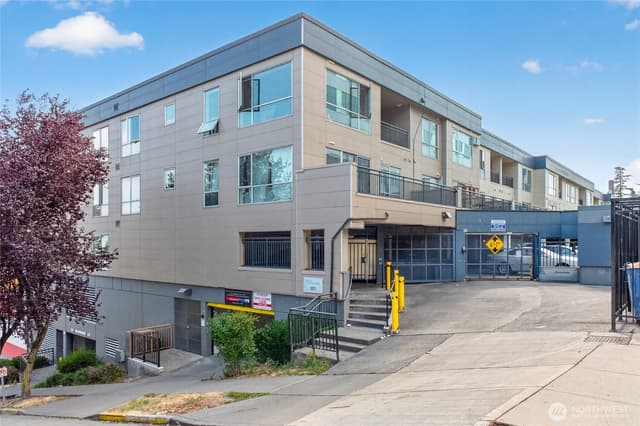 Property photo for 321 10th Avenue S #710, Seattle photo 3