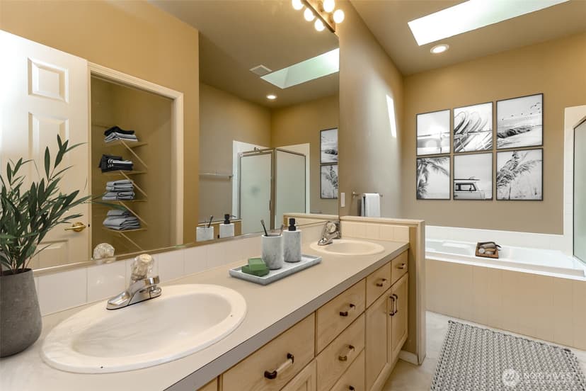 Property photo for 8910 71st Street Ct SW, Lakewood photo 17