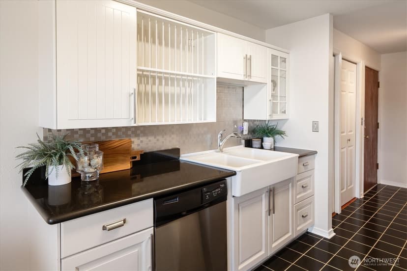 Property photo for 11600 Rainier Avenue S #202, Seattle photo 12