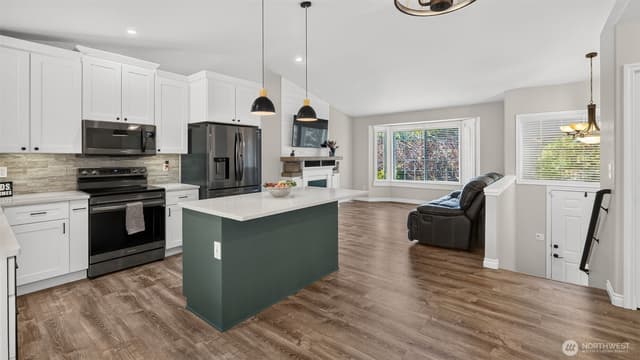 Property photo for 1526 49th Place SW, Everett photo 5