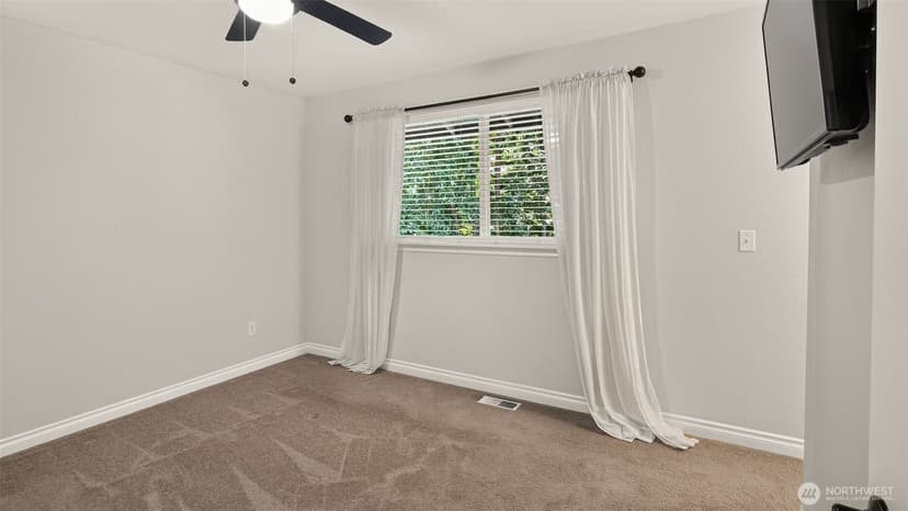 Property photo for 1526 49th Place SW, Everett photo 12