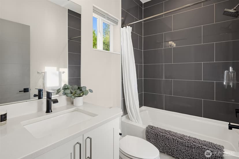 Property photo for 2768 SW Holden Street, Seattle photo 11