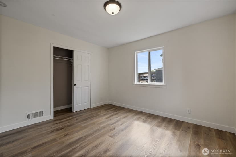 Property photo for 15113 SW Grant Avenue, Lakewood photo 18
