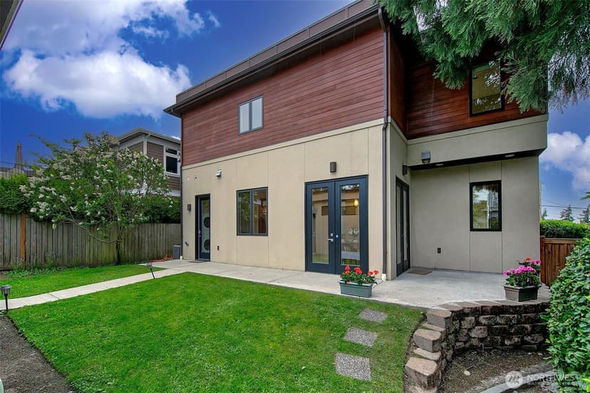 Property photo for 526 14th Avenue W, Kirkland photo 40