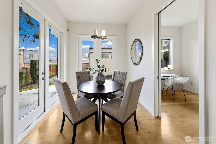 Property photo for 526 14th Avenue W, Kirkland photo 12