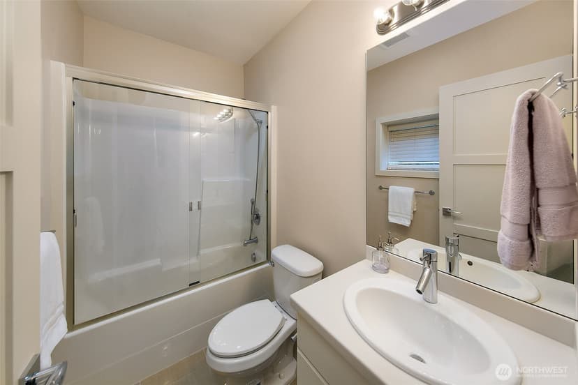 Property photo for 526 14th Avenue W, Kirkland photo 36
