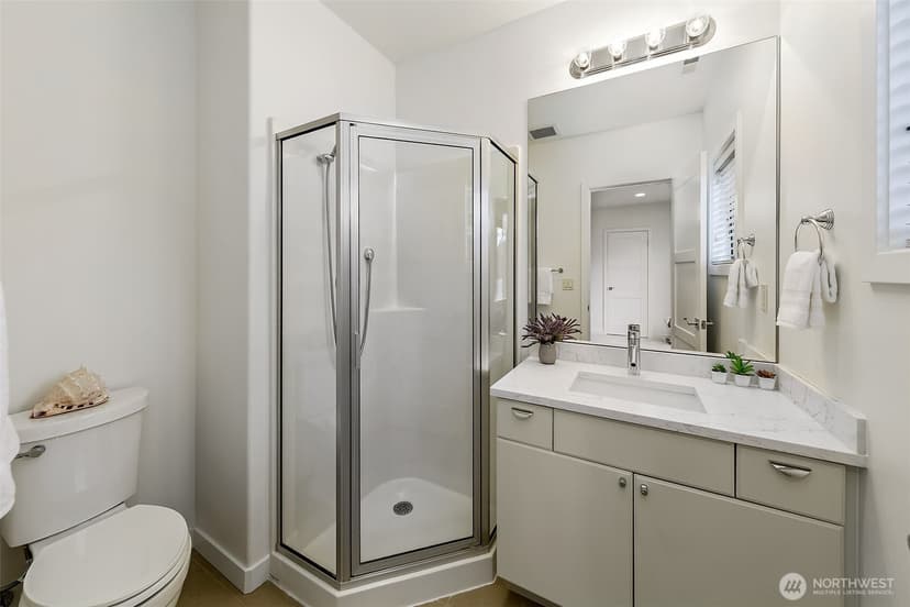 Property photo for 526 14th Avenue W, Kirkland photo 27