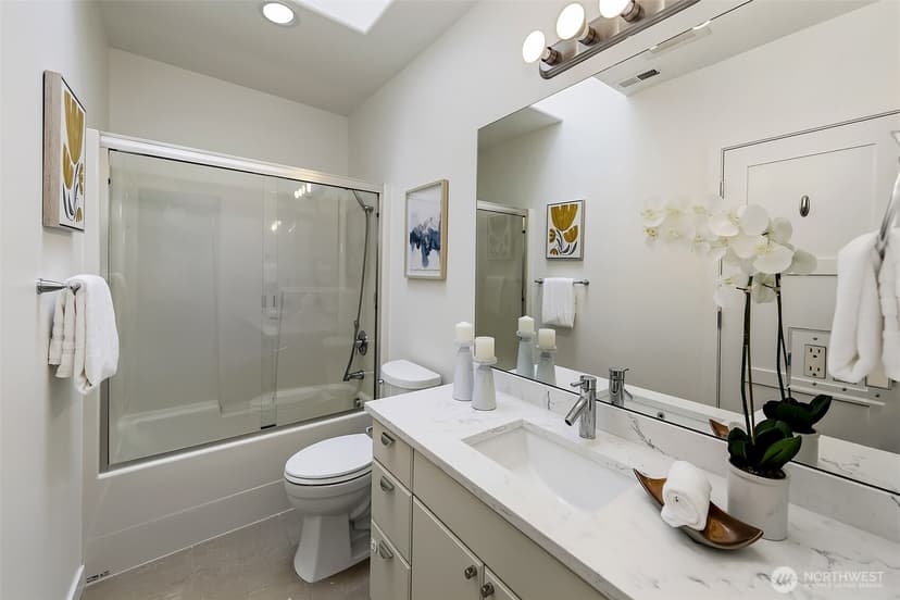 Property photo for 526 14th Avenue W, Kirkland photo 29