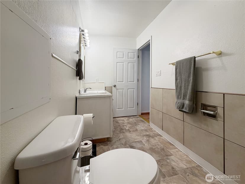 Property photo for 10455 Des Moines Memorial Drive S #N-202, Seattle photo 19