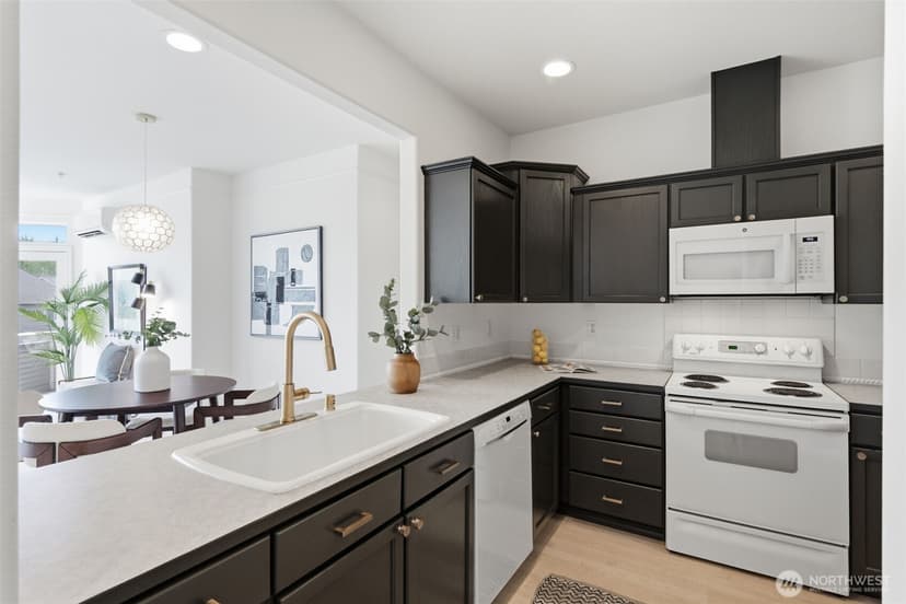 Property photo for 6918 208th Street SW #205, Lynnwood photo 11