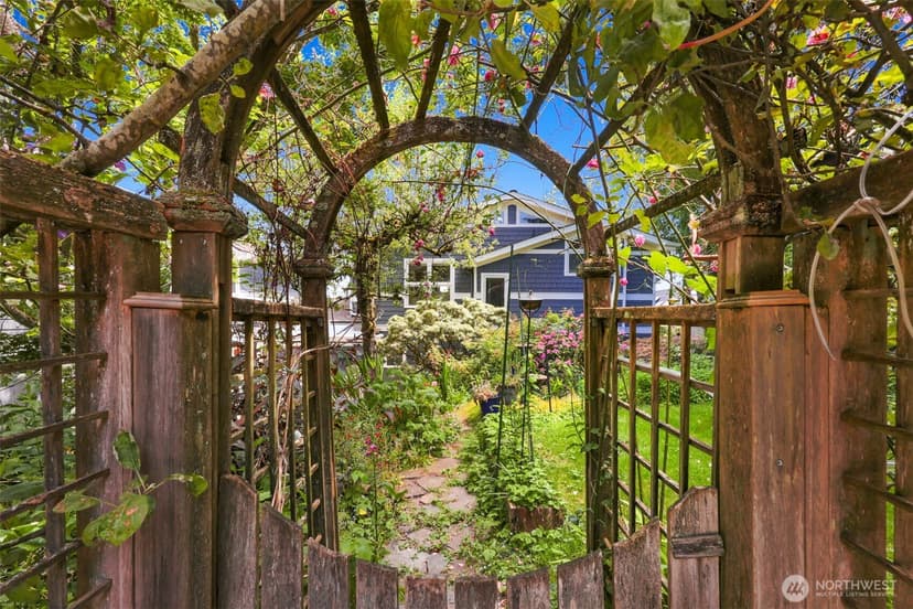 Property photo for 1515 37th Avenue, Seattle photo 14