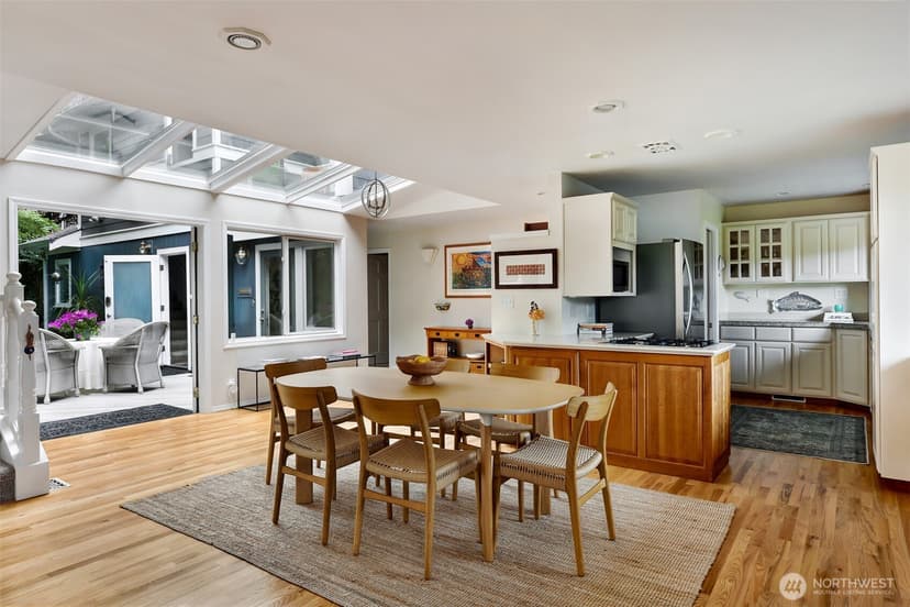 Property photo for 1515 37th Avenue, Seattle photo 10