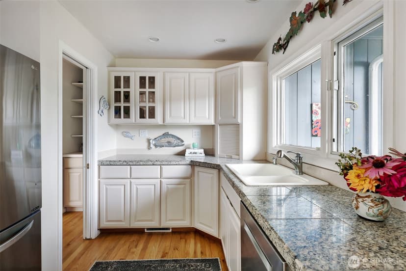 Property photo for 1515 37th Avenue, Seattle photo 17