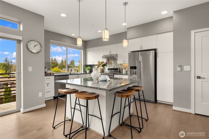Property photo for 1412 157th Place NE, Bellevue photo 2