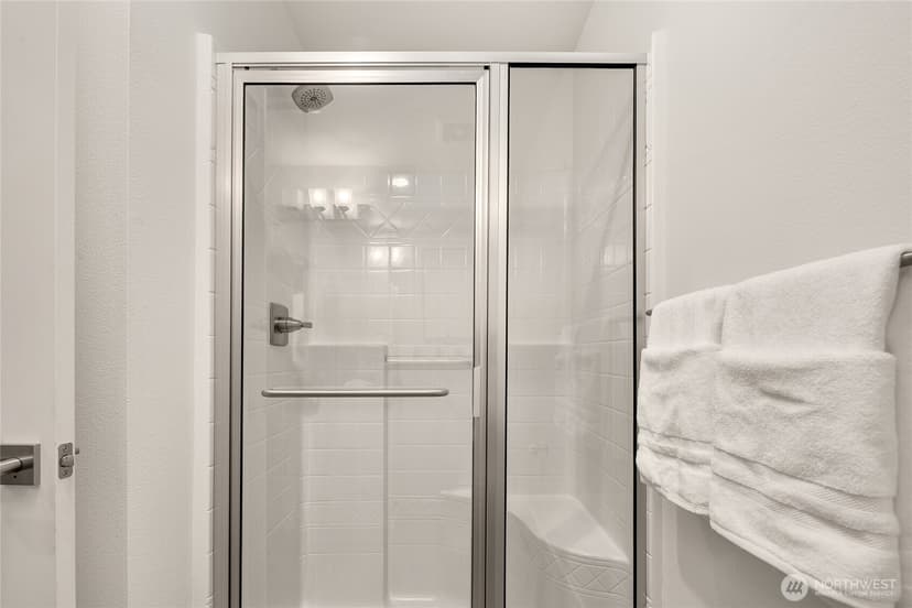 Property photo for 1412 157th Place NE, Bellevue photo 26