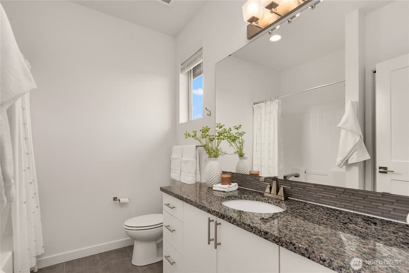 Property photo for 1412 157th Place NE, Bellevue photo 24