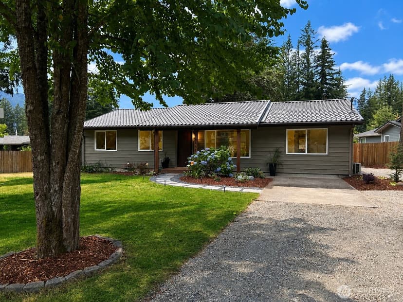 Property photo for 14641 450th Avenue SE, North Bend