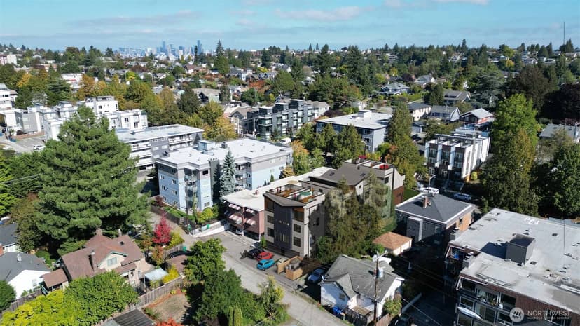 Property photo for 5617 California Avenue SW #B, Seattle photo 5