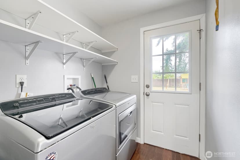 Property photo for 715 Johns Rd E, Parkland photo 6