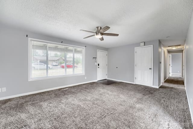 Property photo for 715 Johns Rd E, Parkland photo 3