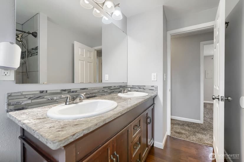Property photo for 715 Johns Rd E, Parkland photo 12