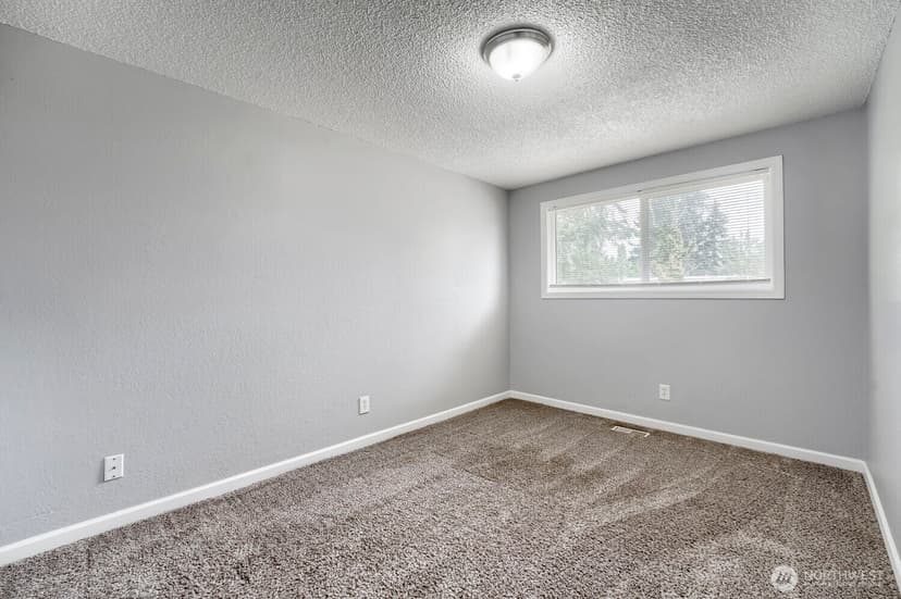 Property photo for 715 Johns Rd E, Parkland photo 11
