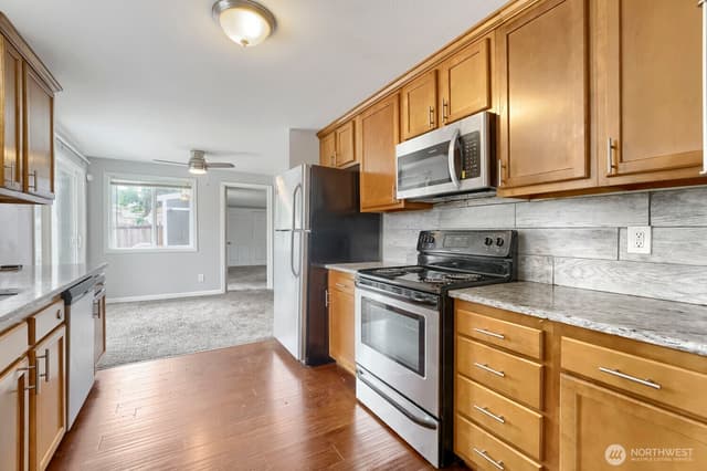 Property photo for 715 Johns Rd E, Parkland photo 5
